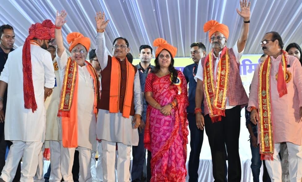रावणभांठा एवं शंकरनगर दशहरा उत्सव में शामिल हुए मुख्यमंत्री विष्णु देव साय