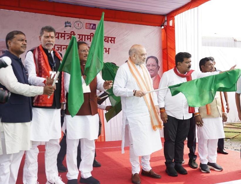 केंद्रीय गृह मंत्री अमित शाह ने मुख्यमंत्री ग्रामीण बस योजना का किया शुभारंभ, कहा-&nbsp;विकास से विश्वास तक की यात्रा में अब सहभागी बनेंगे बस्तर और सरगुजा के सुदूर अंचलवासी