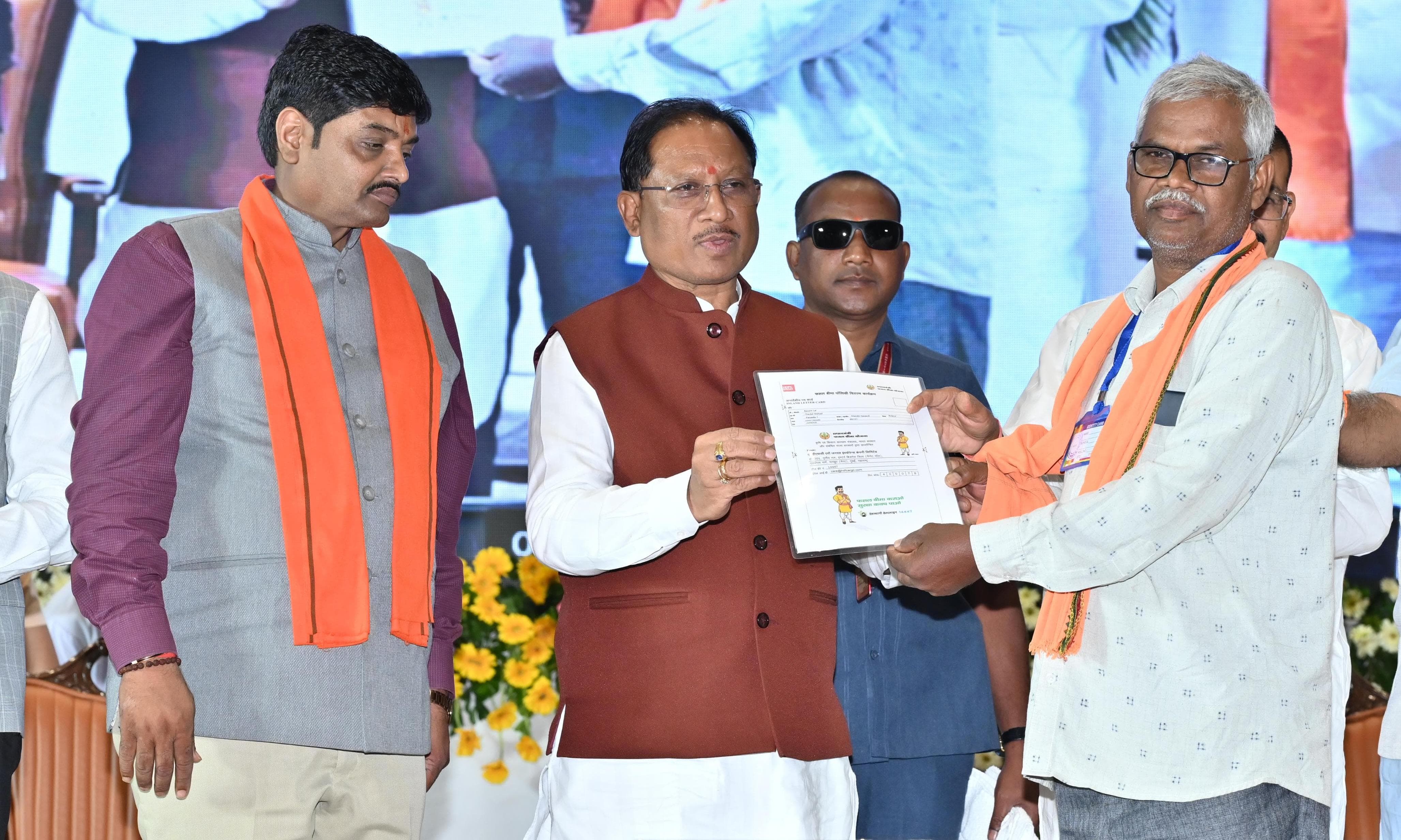 प्रधानमंत्री नरेन्द्र मोदी ने किसानों के लिए 41 हजार करोड़ रूपए से अधिक की दो नई योजनाओं का किया शुभारंभ