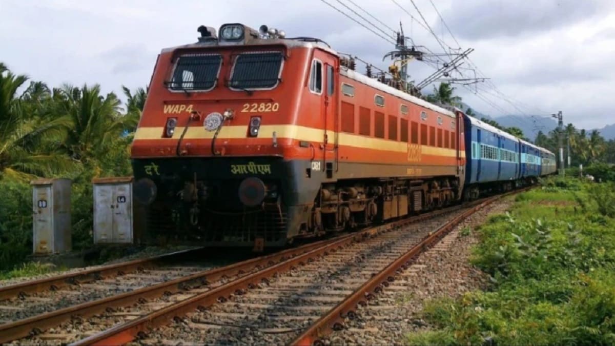 फेस्टिवल और पूजा स्पेशल ट्रेनों का संचालन शुरू  