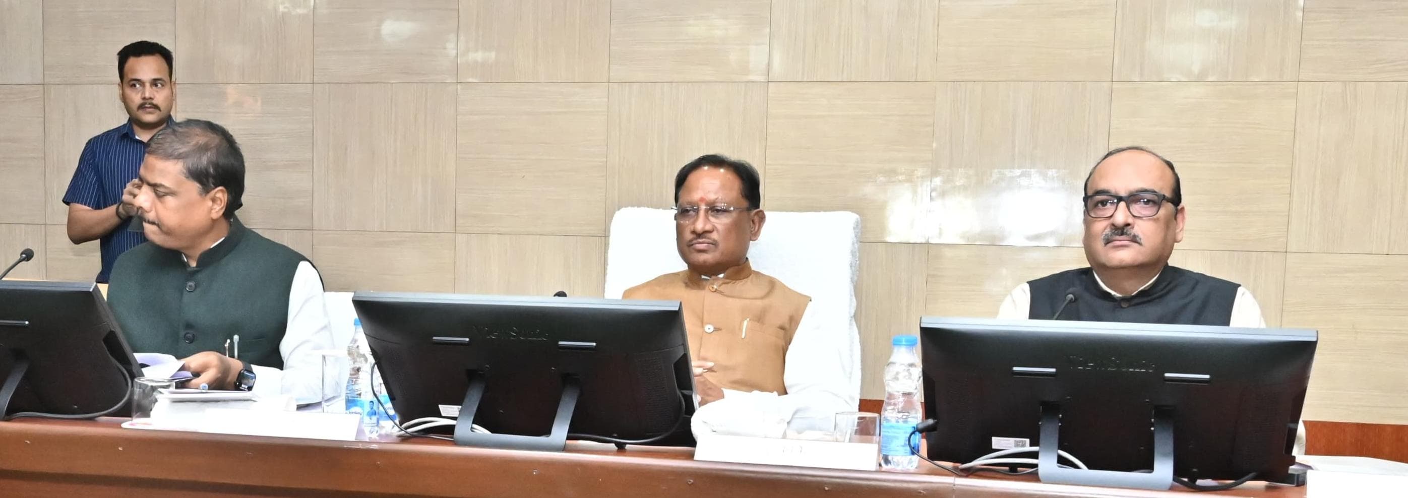 लघु वनोपजों से आत्मनिर्भरता की राह &mdash; मुख्यमंत्री साय ने तय किया हरित विकास का रोडमैप