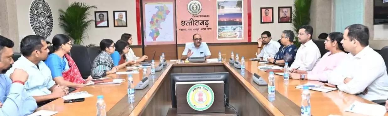 मुख्य सचिव विकासशील ने ली विभागीय सचिवों की समीक्षा बैठक