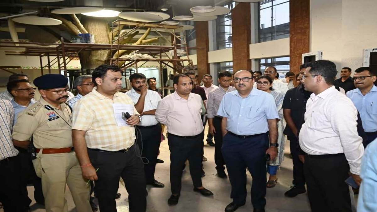 प्रधानमंत्री राज्योत्सव पर करेंगे अंग्रेजी हुकूमत काल के जनजातीय विद्रोहों पर आधारित संग्रहालय का उद्घाटन, चीफ सेकरेट्री ने लिया तैयारियों का जायजा