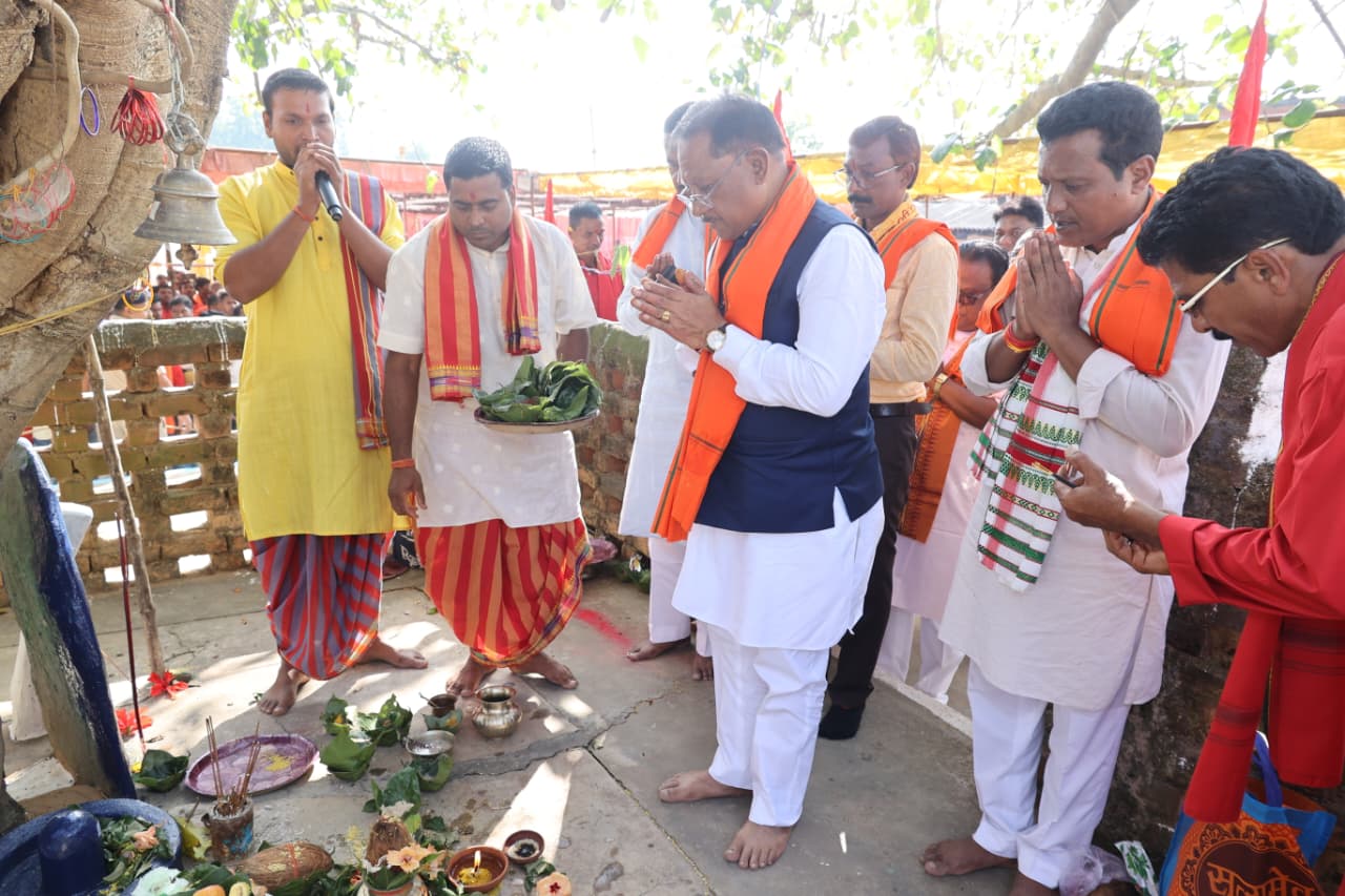 संतों की कृपा और जनता के विश्वास से ही संभव हुआ सुशासन का दीपोत्सव: मुख्यमंत्री विष्णु देव साय