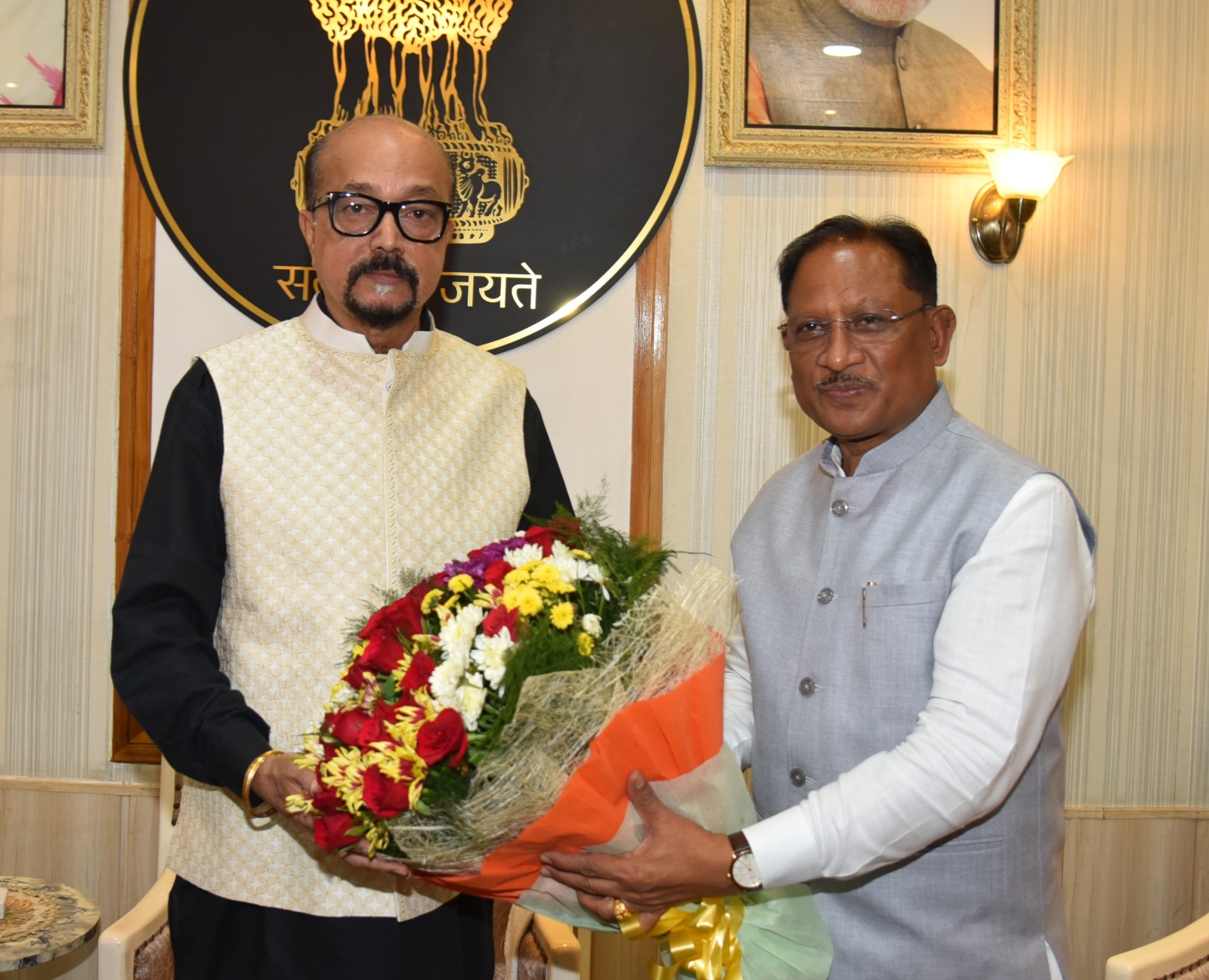 राजभवन में दीपावली मिलन समारोह का हुआ आयोजन, मुख्यमंत्री साय सहित जनप्रतिनिधिगण एवं गणमान्य नागरिक रहे उपस्थित