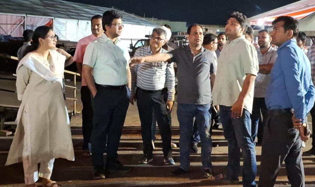 राज्योत्सव की तैयारियों पर कलेक्टर डॉ. गौरव सिंह ने ली बैठक, एयर-शो एवं राज्योत्सव स्थल का निरीक्षण कर समय पर सभी तैयारियां पूर्ण करने के दिये निर्देश