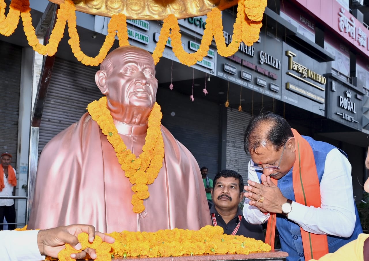 राष्ट्रीय एकता दिवस पर मुख्यमंत्री ने सरदार पटेल की प्रतिमा पर किया माल्यार्पण