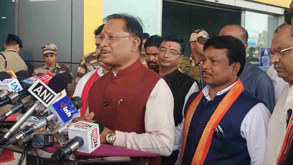 मुख्यमंत्री विष्णुदेव साय नुआपाड़ा विधानसभा उपचुनाव में भाजपा की धुआंधार चुनावी हुंकार भरने ओडिशा हुए रवाना