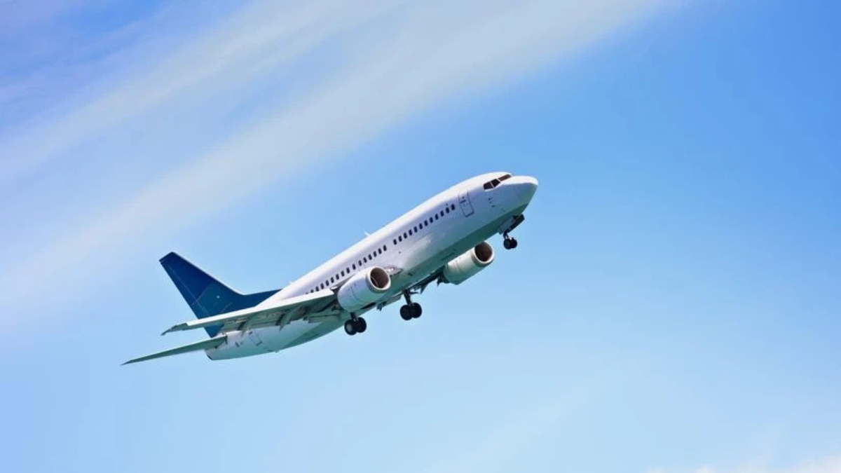 दिल्ली एटीसी में खराबी के दूसरे दिन भी आधा दर्जन फ्लाइट लेट, आज से उड़ान परिचालन सामान्य होने की उम्मीद