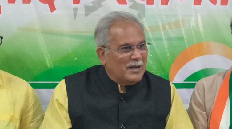 नसबंदी के दौरान महिलाओं की मौत का मामला : पूर्व सीएम भूपेश बघेल ने सरकार पर साधा निशाना, कहा- 