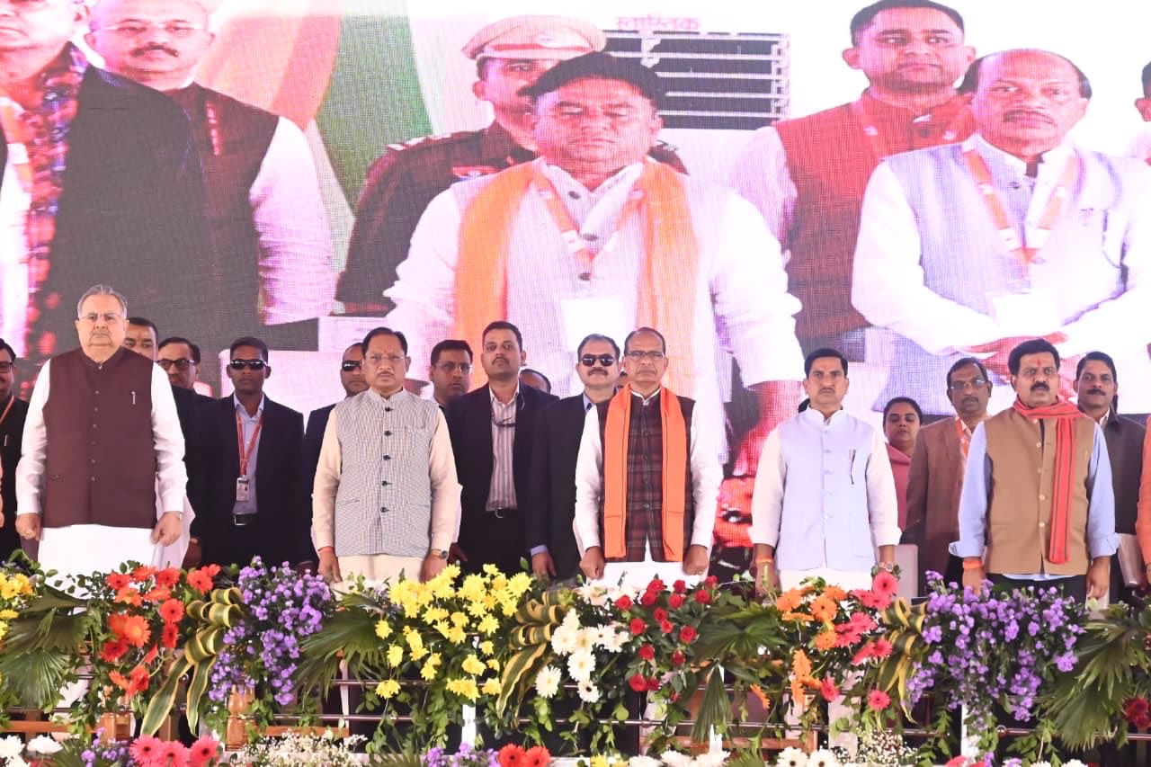 PM किसान सम्मान निधि की 21वीं किस्त जारी: छत्तीसगढ़ के 25 लाख किसानों के खातों में पहुंचे 500 करोड़, केंद्रीय मंत्री चौहान ने दी 2,225 करोड़ की ग्रामीण सड़कों की सौगात