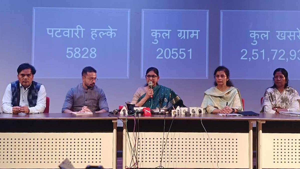 साय सरकार के दो साल: सचिव रीना बाबासाहेब कंगाले ने बताई राजस्व एवं आपदा प्रबंधन, पुनर्वास विभाग की उपलब्धि, 15,900 गांव में 10 लाख लोगों को किया जाएगा पट्टा वितरण&hellip;