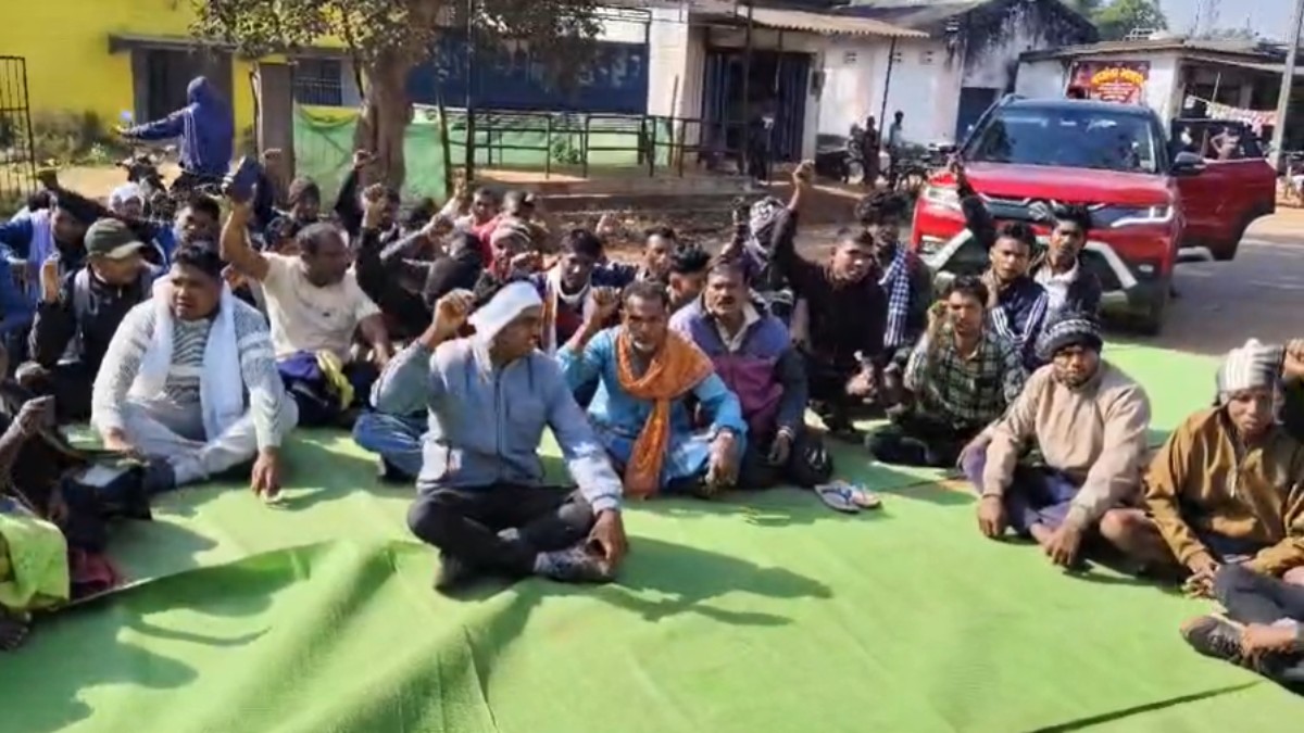 कांकेर में किसानों का चक्काजाम, पानीडोबीर में धान खरीदी केंद्र शुरू करने की मांग