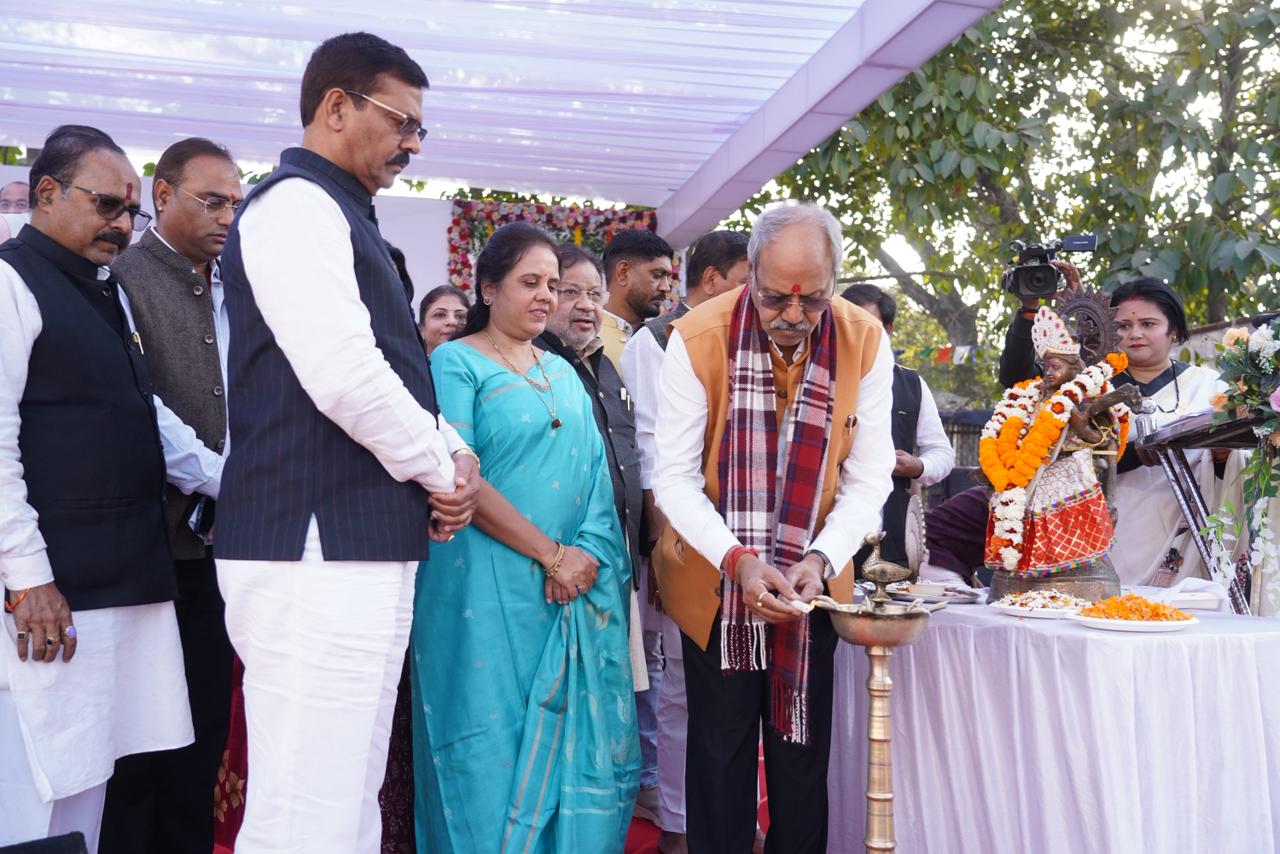 &ldquo;हम खेलेंगे, हिंदुस्तान खेलेगा&rdquo; के उद्घोष के साथ रायपुर खेल महोत्सव मेगा फाइनल का भव्य शुभारंभ, सांसद बृजमोहन अग्रवाल ने किया उद्घाटन