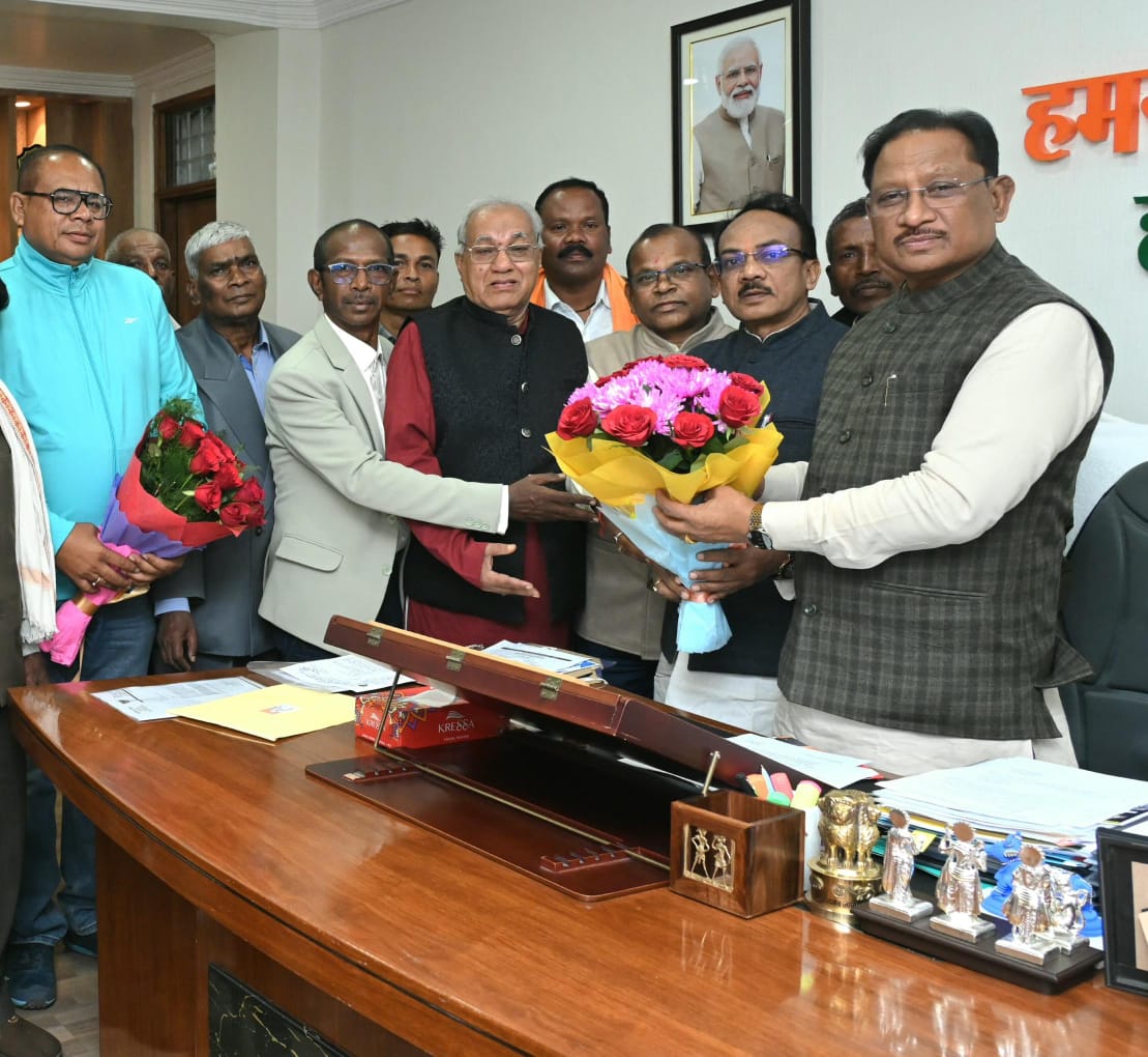 मुख्यमंत्री साय से अखिल भारतीय राष्ट्रीय महासभा हल्बा हल्बी आदिवासी समाज के प्रतिनिधि मंडल के सदस्यों ने की मुलाकात