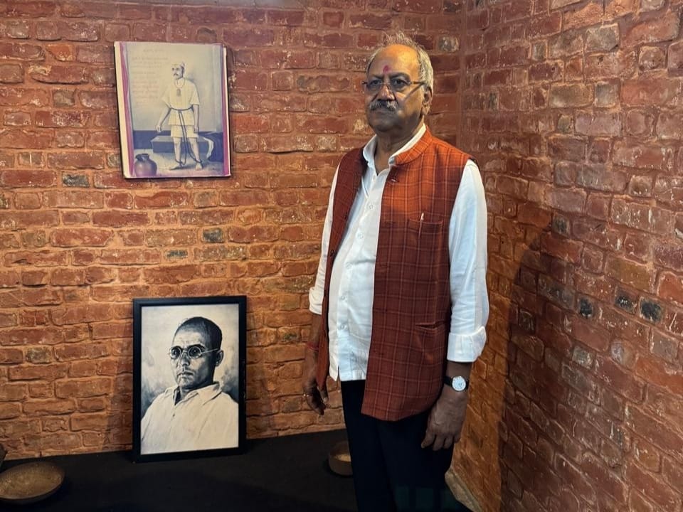 सांसद बृजमोहन अग्रवाल ने &lsquo;काला पानी&rsquo; में वीर सावरकर सहित स्वतंत्रता सेनानियों को दी श्रद्धांजलि