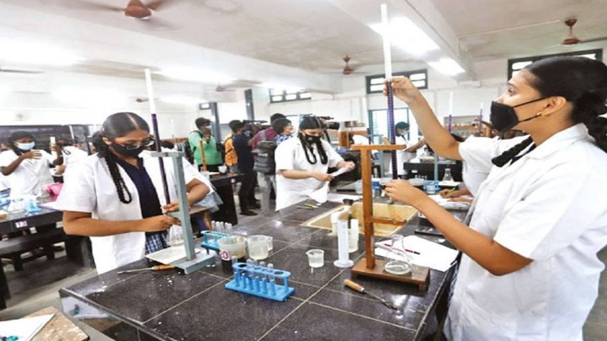 10वीं-12वीं की प्रैक्टिकल परीक्षा की आज से होगी शुरुआत, अनुपस्थित छात्रों को दोबारा नहीं मिलेगा अवसर  