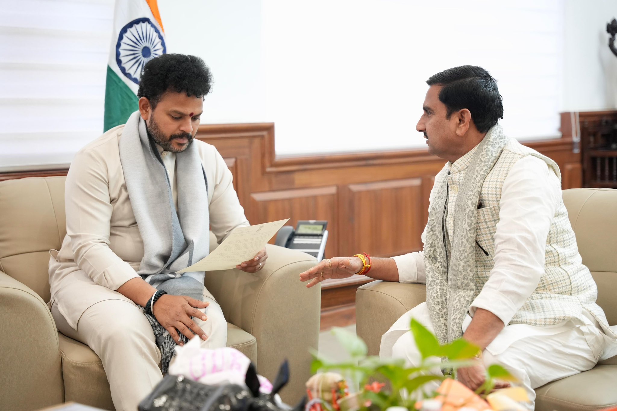 सांसद तोखन साहू के प्रयास से 290 एकड़ भूमि की गई आवंटित, 4-C श्रेणी और नाइट लैंडिंग को मिली हरी झंडी