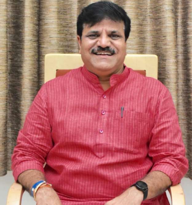 बिजली बिल बकाया पर गरमाई सियासत : पूर्व सभापति प्रमोद दुबे ने मुख्यमंत्री को लिखा पत्र, मंत्री-सांसद और अधिकारियों के बिजली बिल पेंडिंग पर उठाए सवाल