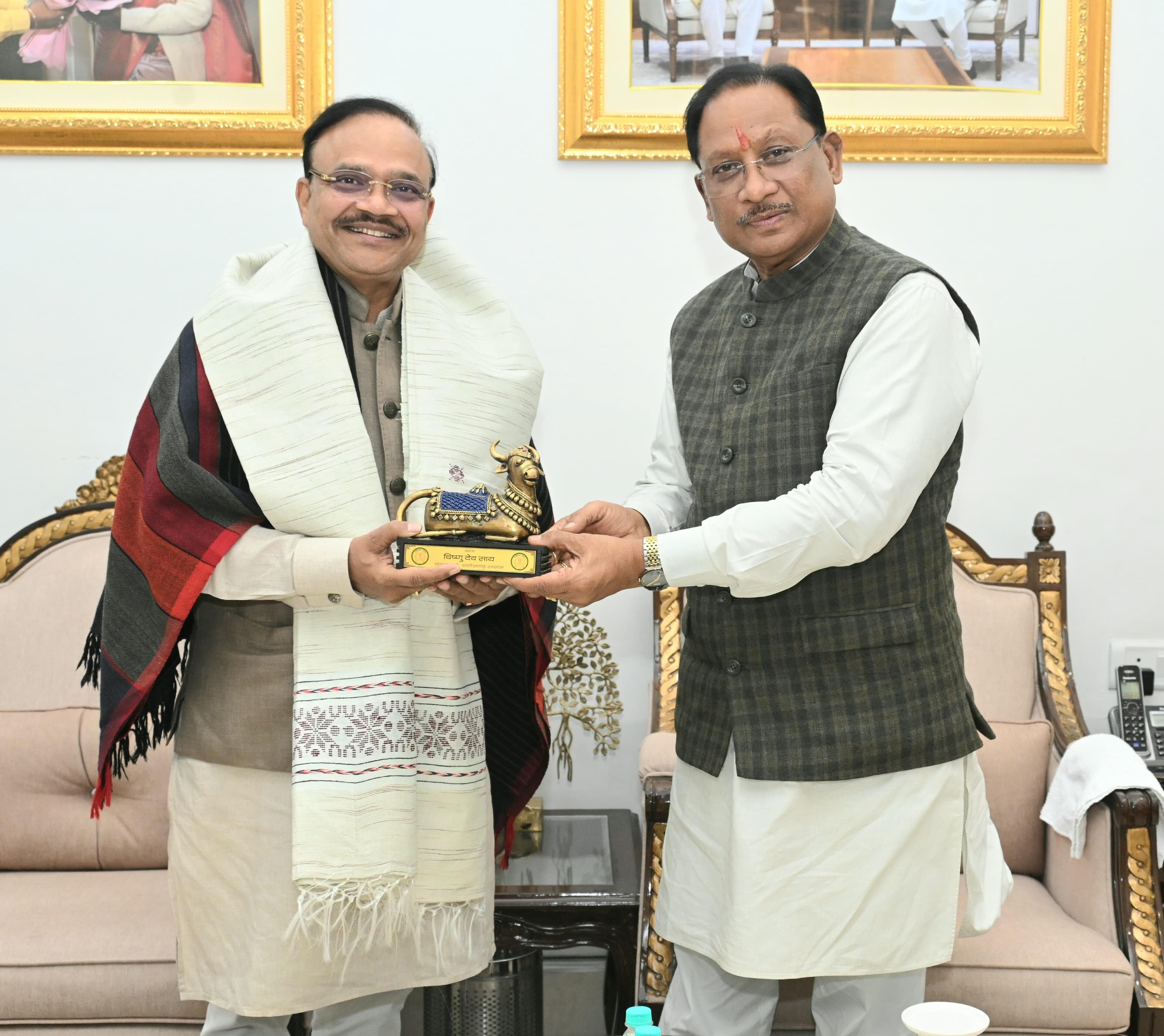 मुख्यमंत्री विष्णुदेव साय से भारत स्काउट एवं गाइड्स के राष्ट्रीय अध्यक्ष डॉ. अनिल जैन ने की मुलाकात