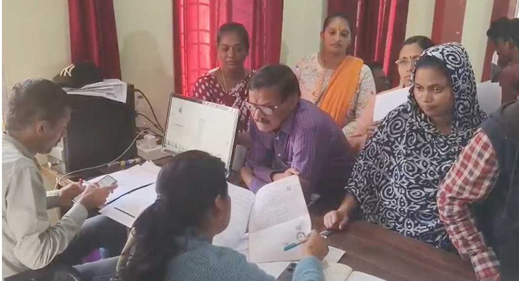 जगदलपुर में मतदाता सूची पुनरीक्षण बना सियासी विवाद, 22 हजार नाम C कैटेगरी में डालने पर घमासान