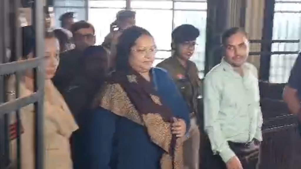 शराब घोटाला मामला: EOW ने सौम्या चौरसिया को किया गिरफ्तार, कोर्ट ने 2 दिन के रिमांड में भेजा