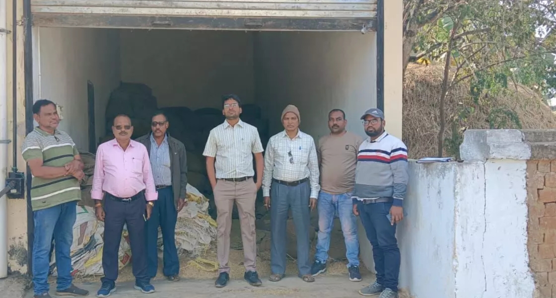 अवैध धान पर प्रशासन का कड़ा प्रहार, तीन फर्म सील 