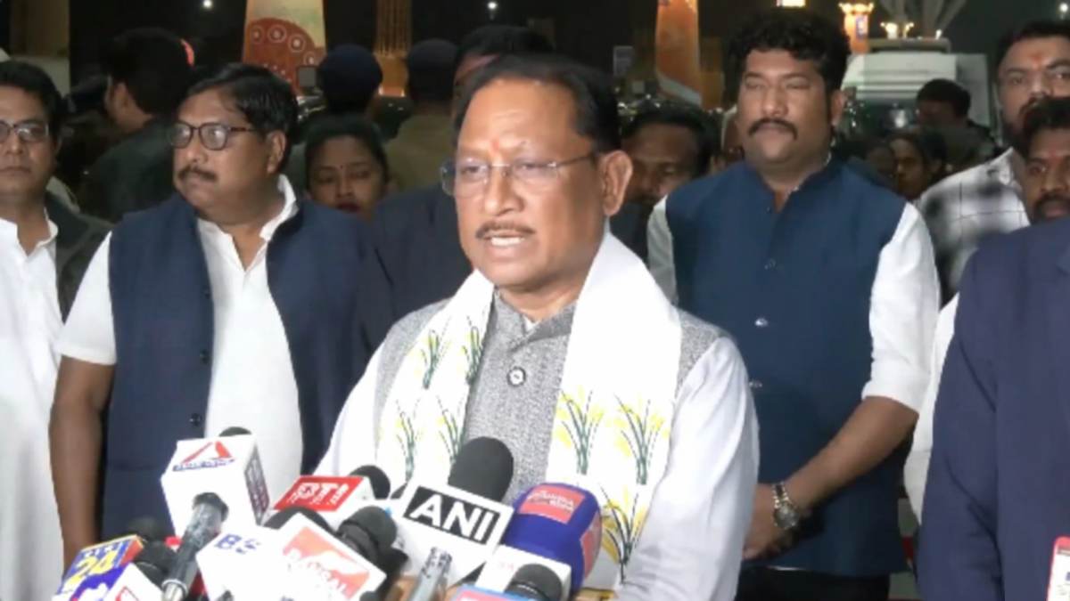 सरगुजा दौरे से लौटे सीएम साय: बीजापुर ऑपरेशन पर बड़ा बयान, परिवारवाद के आरोपों पर कांग्रेस को घेरा