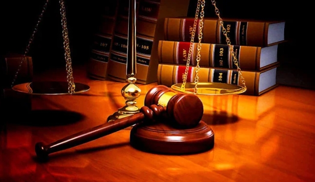 बीमा कंपनी को बड़ा झटका: उपभोक्ता आयोग का आदेश, मैक्स लाइफ 1 करोड़ रुपये 12% ब्याज सहित दे, 2 लाख जुर्माना भी