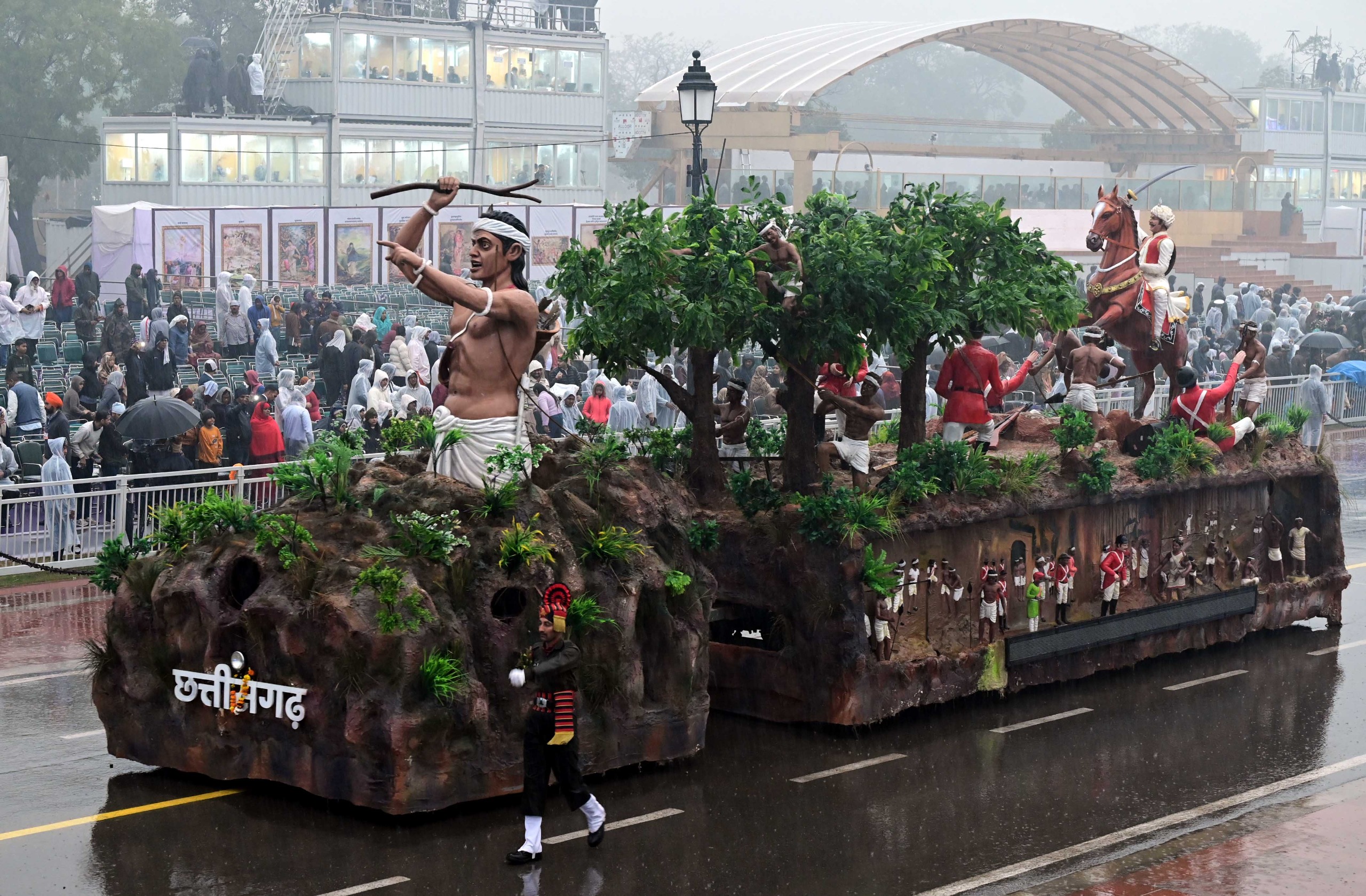 देश के पहले जनजातीय डिजिटल संग्रहालय की थीम पर कर्तव्य पथ पर सजी छत्तीसगढ़ की झांकी