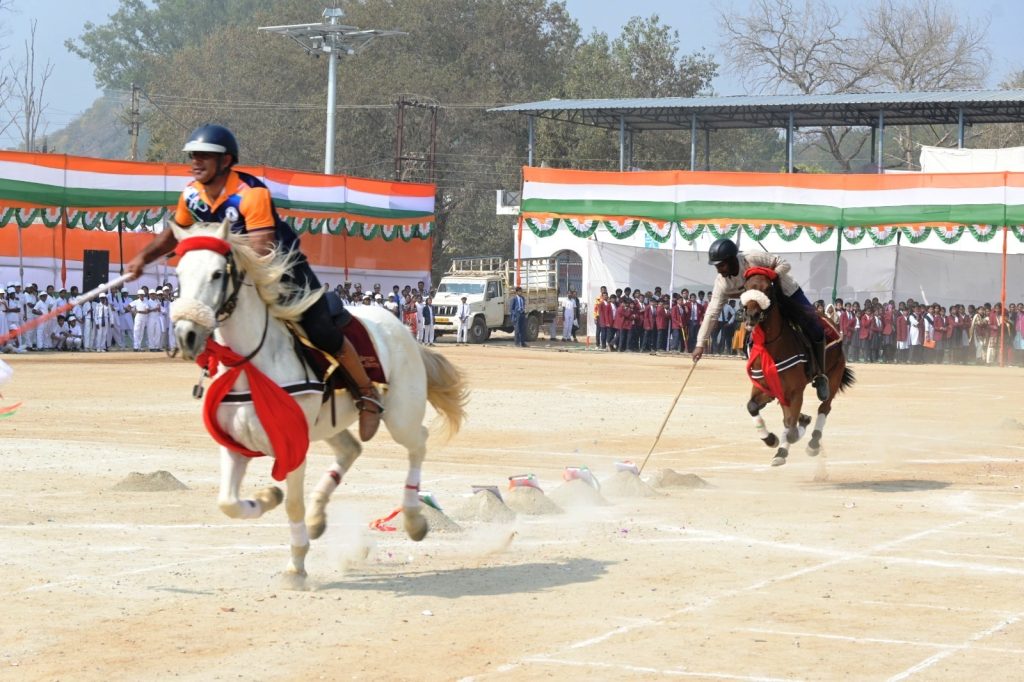 कांकेर में 77वें गणतंत्र दिवस पर इतिहास रचा, पहली बार परेड में शामिल हुए पूर्व नक्सली घुड़सवार