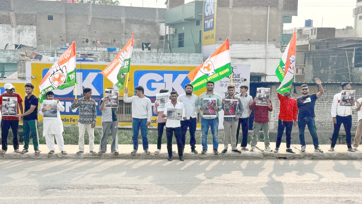 राजातालाब एक्सप्रेसवे पर सुरक्षा को लेकर हंगामा, युवा कांग्रेस का प्रदर्शन