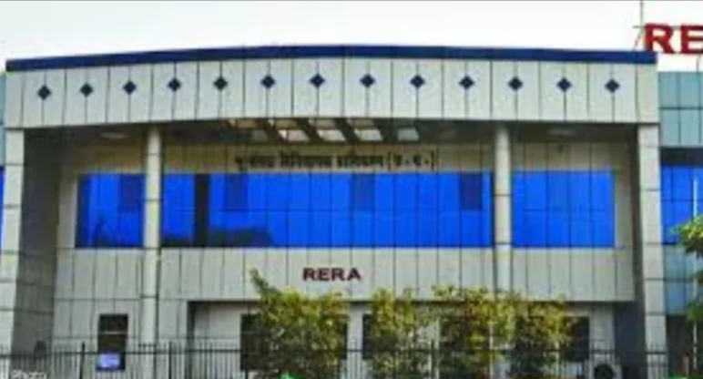 रायपुर: 150 करोड़ की सरकारी जमीन का विवाद, रेरा ने विज्ञापनों पर लगाया ₹10,000 प्रतिदिन का जुर्माना