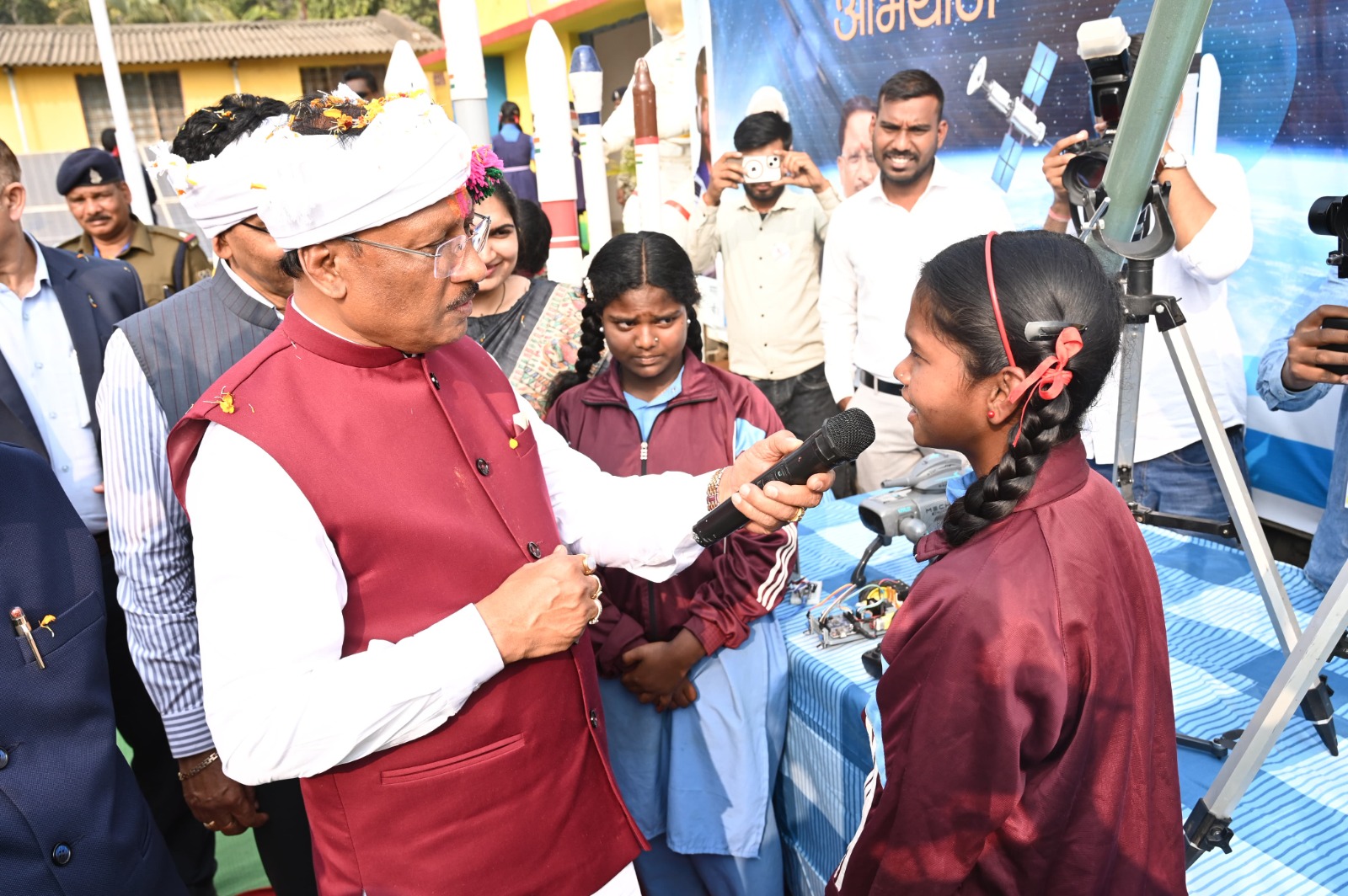 कुरुषनार में विद्यार्थियों की सुविधा के लिए बनेगा अतिरिक्त कक्ष, मुख्यमंत्री विष्णु देव साय बालक आश्रम के निरीक्षण के दौरान मौके पर ही दी स्वीकृति