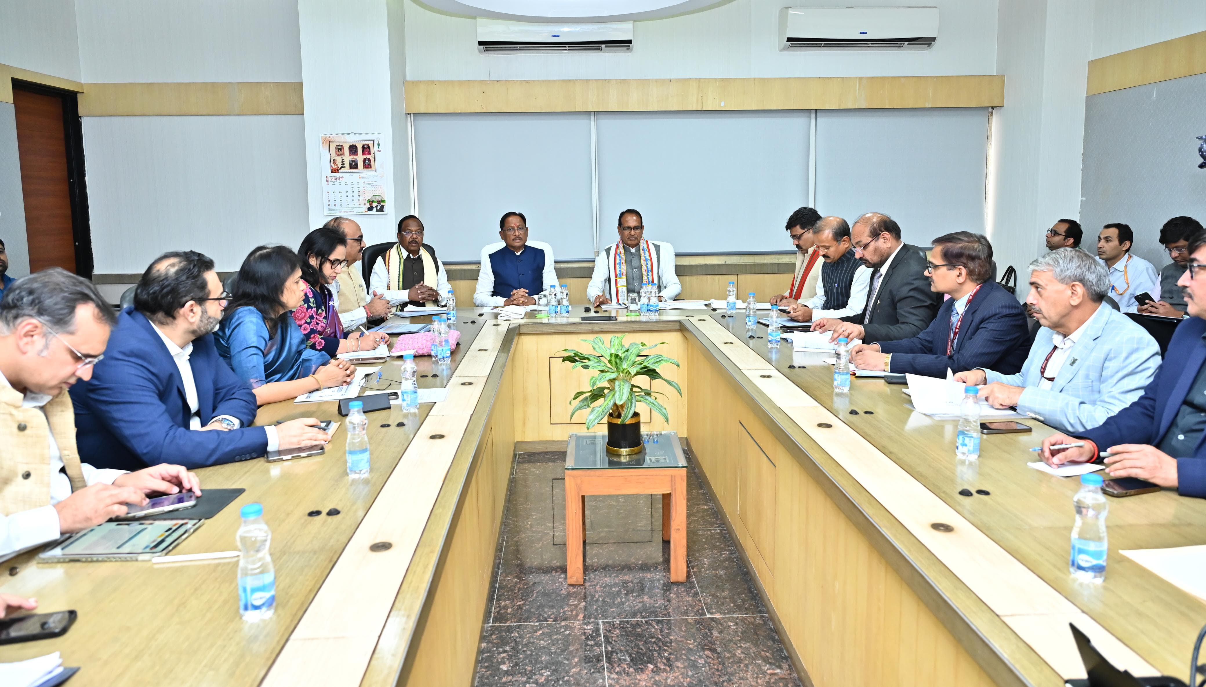 केंद्रीय मंत्री शिवराज सिंह चौहान ने की पंचायत एवं ग्रामीण विकास विभाग के कामकाज की समीक्षा