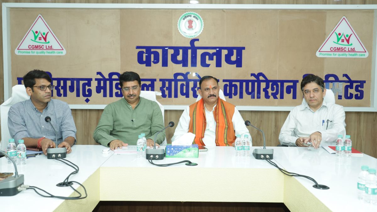 CGMSC की समीक्षा बैठक : स्वास्थ्य मंत्री जायसवाल ने अधिकारियों को दिए सख्त निर्देश, कहा- दवाइयों की समय पर की जाए आपूर्ति, लापरवाही पर होगी कार्रवाई
