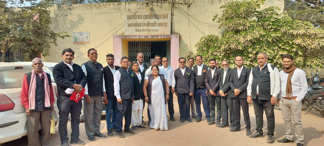 अधिवक्ताओं ने प्रभारी SDM के खिलाफ मोर्चा खोला, पूर्णकालिक एसडीएम की नियुक्ति की मांग