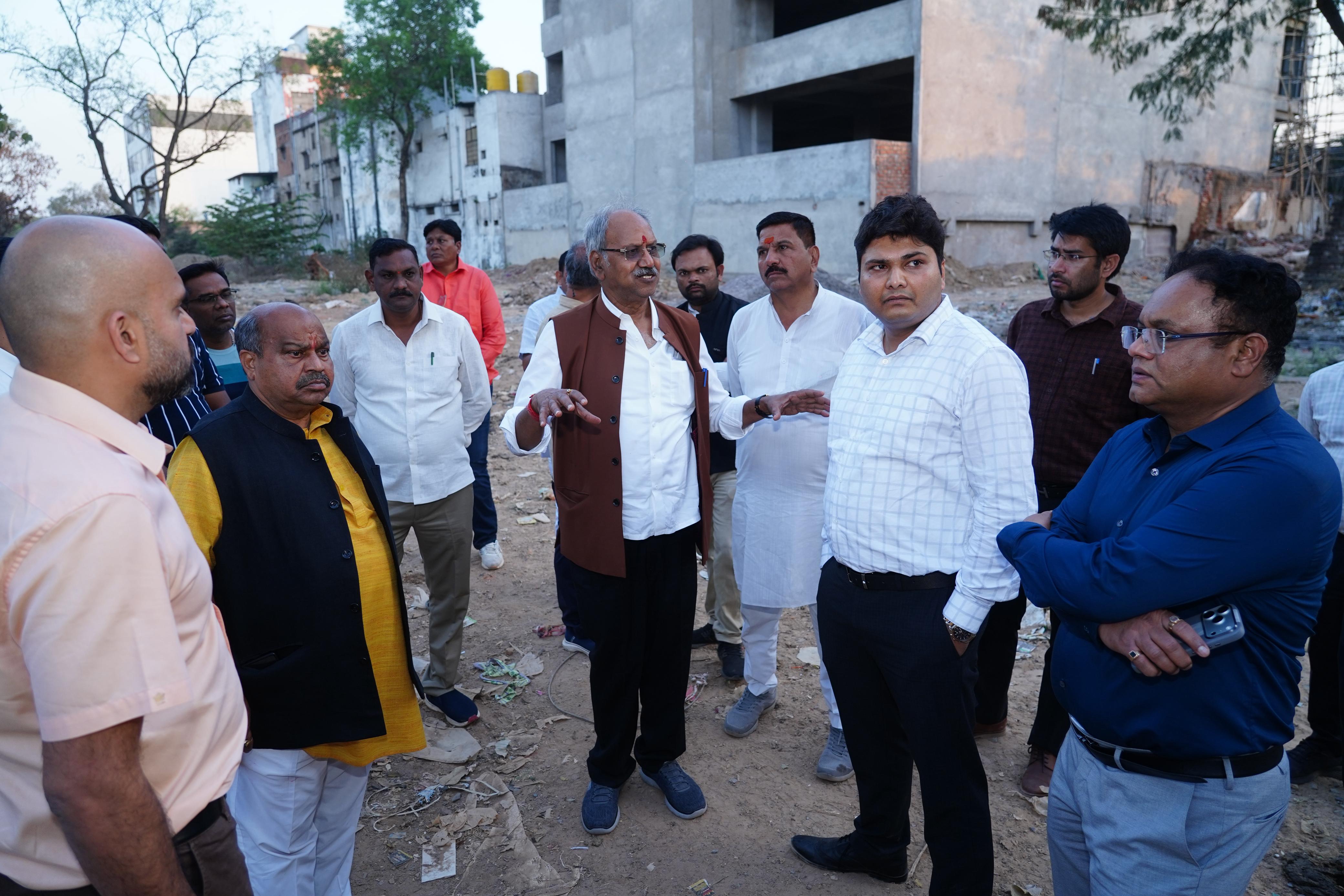 रायपुर की सूरत बदलने सड़क पर उतरे जनप्रिय सांसद बृजमोहन अग्रवाल, राजधानी को सुंदर, सुव्यवस्थित और जाम-मुक्त बनाने का लिया संकल्प