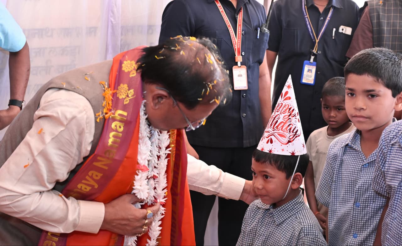 बच्चों के चेहरों की मुस्कान बना मुख्यमंत्री विष्णुदेव साय के जन्मदिन का सबसे बड़ा उपहार