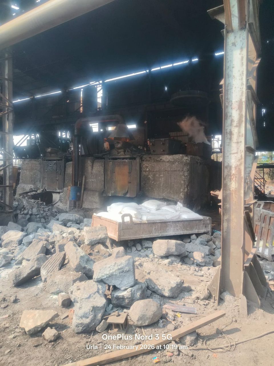 प्रदूषण फैलाने वाले इंडस्ट्रीज पर कड़ी कार्रवाई : पर्यावरण मंडल ने 15 उद्योगों के उत्पादन पर लगाया रोक, 9.22 लाख रुपये की क्षतिपूर्ति वसूली