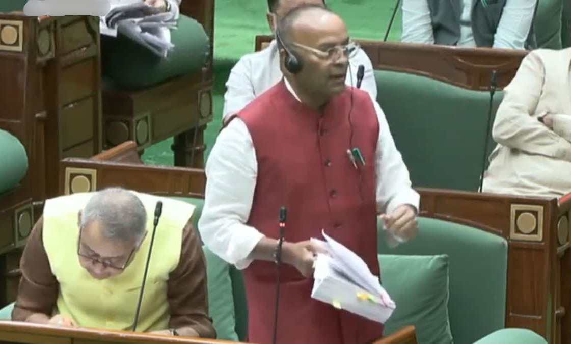 &ldquo;अधिकांश विश्वविद्यालयों में बाहरी कुलपति क्यों? विधानसभा में अजय चंद्राकर ने उठाया मुद्दा&rdquo;