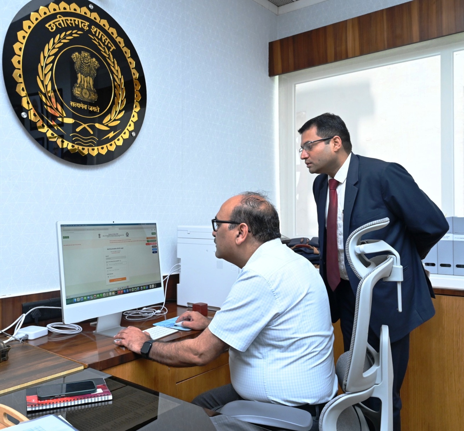 स्व-गणना अभियान की शुरुआत, मुख्य सचिव ने स्वयं भरी अपनी जानकारी