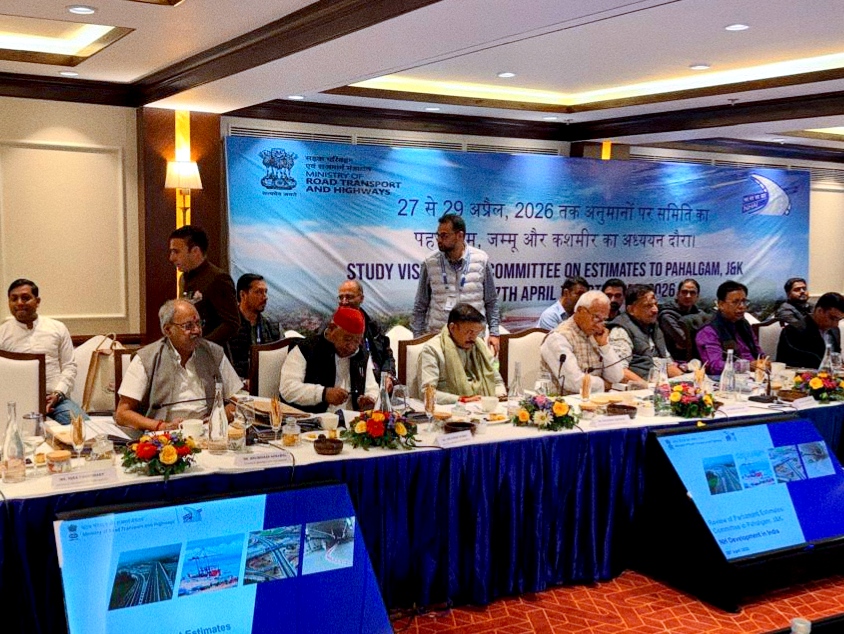 दूरस्थ गांवों तक डिजिटल कनेक्टिविटी और सड़कों के विस्तार पर जोर, प्राक्कलन समिति में बृजमोहन अग्रवाल के महत्वपूर्ण सुझाव