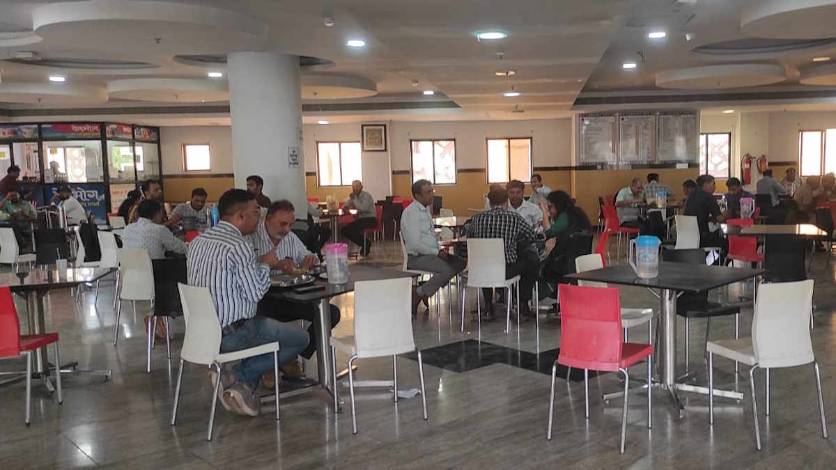 मंत्रालय कैंटीन में बदलेगी व्यवस्था, महिला स्व-सहायता समूह को जिम्मेदारी देने की मांग