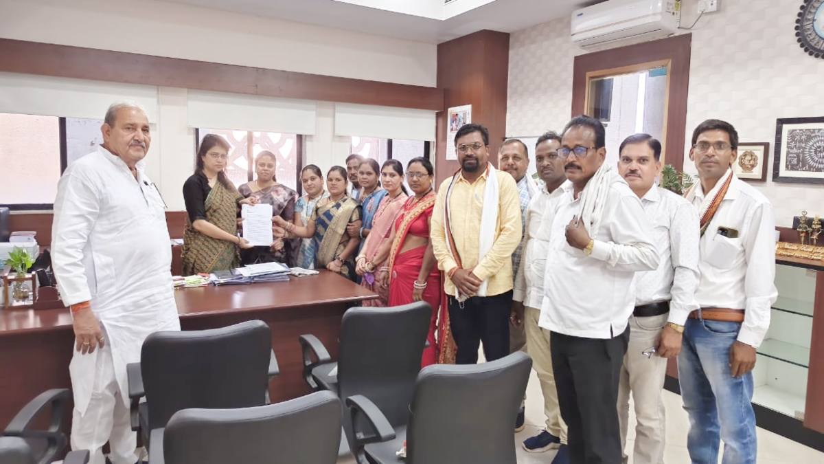 गौण खनिज राशि आवंटन पर बवाल : प्रभावित गांवों की उपेक्षा का आरोप, जनपद सदस्यों ने पंचायत सचिव से की शिकायत