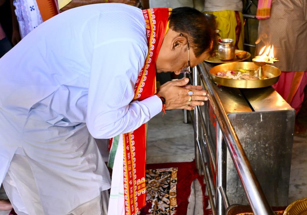 मुख्यमंत्री हरिनाम संकीर्तन नामयज्ञ में हुए शामिल, श्री जगन्नाथ मंदिर में की पूजा-अर्चना, प्रदेशवासियों की सुख-समृद्धि और खुशहाली की कामना