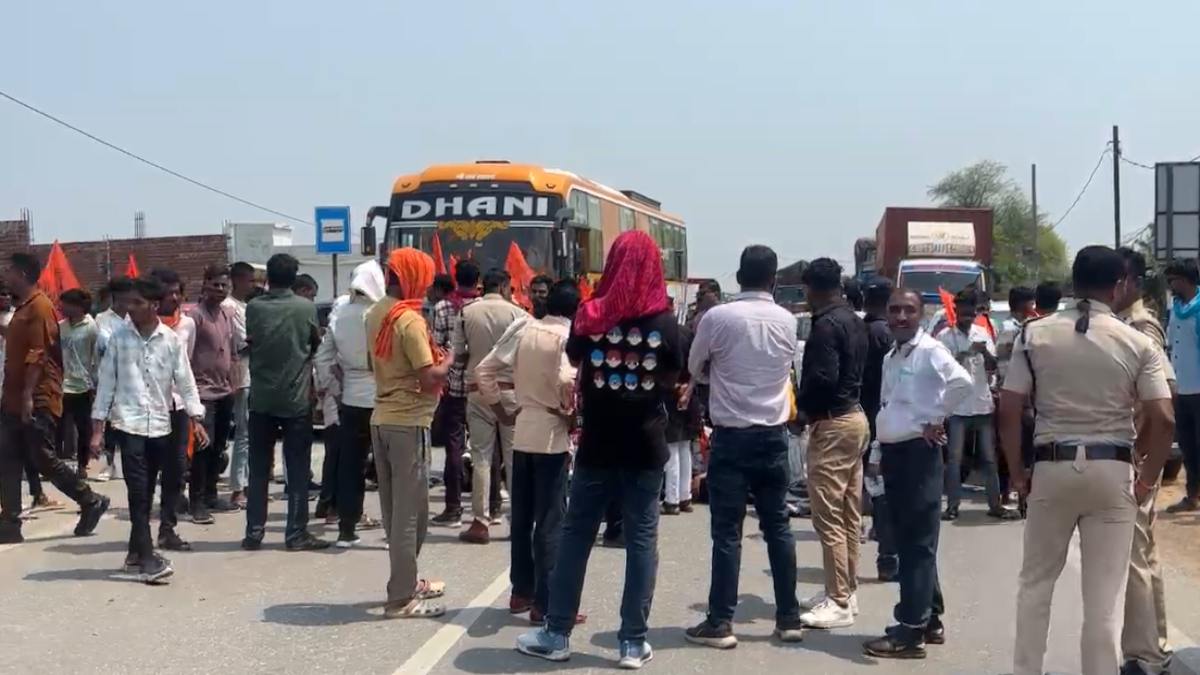 शराब भट्ठी हटाने की मांग : ABVP और छात्रों ने NH-30 पर किया चक्काजाम, घंटों जाम में फंसे यात्री, डिप्टी सीएम का काफिला भी रुका