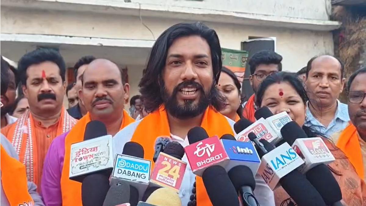बम्हनीडीह नगर पंचायत चुनाव: मंत्री और सांसदों की मौजूदगी में बीजेपी प्रत्याशियों ने भरा नामांकन 
