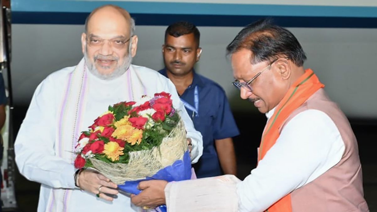 3 दिवसीय छत्तीसगढ़ दौरे पर पहुंचे केंद्रीय गृहमंत्री अमित शाह, CM विष्णुदेव साय ने किया स्वागत
