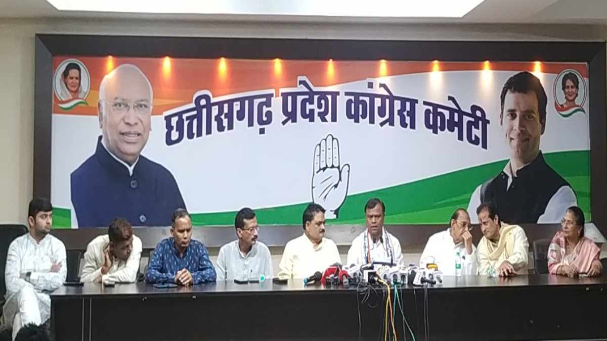 तेलीबांधा तालाब में वीर सावरकर की प्रतिमा के प्रस्ताव पर सियासत: दीपक बैज ने कसा तंज, कहा-